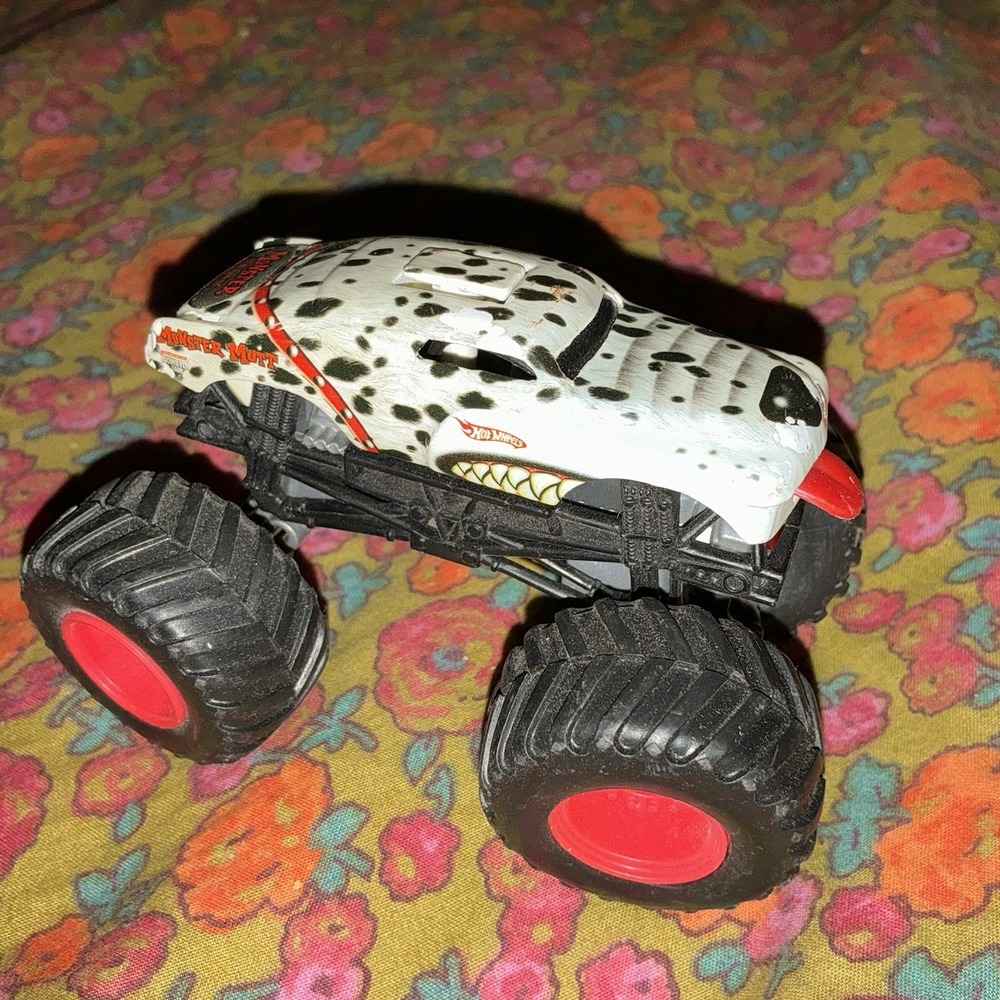 Hot Wheels Monster‎ Jam Truck 1/64 Die-cast Metal Monster Mutt Dalmation Used